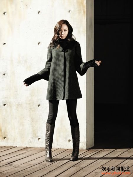 赵尹熙身材纤细 韩国明星